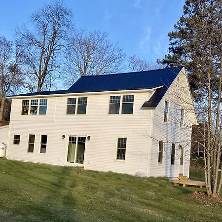 Beach House - On Lake Time Newport Exteriör bild