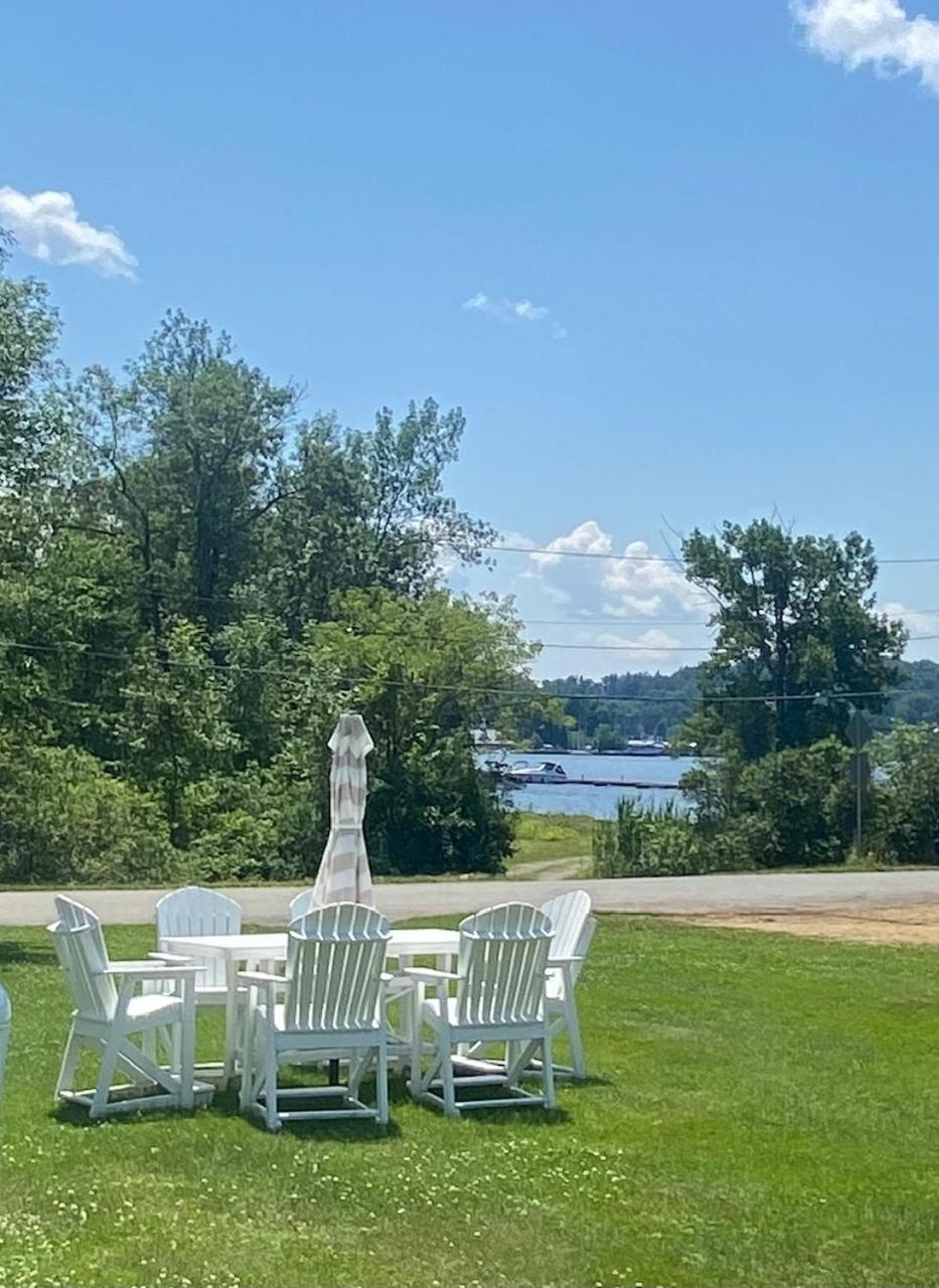 Beach House - On Lake Time Newport Exteriör bild