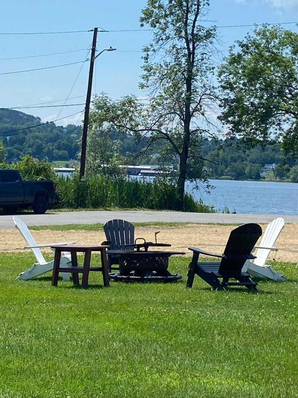 Beach House - On Lake Time Newport Exteriör bild